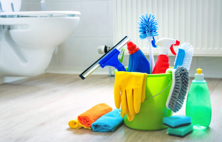 Various,Cleaning,Items,And,Supplies,In,A,Bucket,On,The